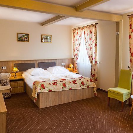 Sloneczny Port Bed & Breakfast Mikolajki  Exterior photo
